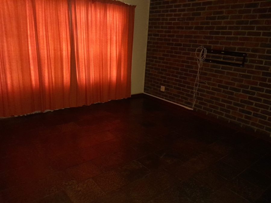 5 Bedroom Property for Sale in Cashan North West